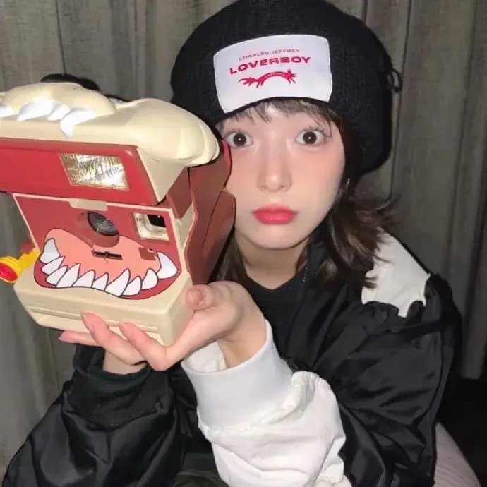 笼中女囚